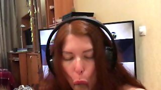 Horny Redhead Like Reverse Cowgirl And Apex Legends -Eating Cum From Condom