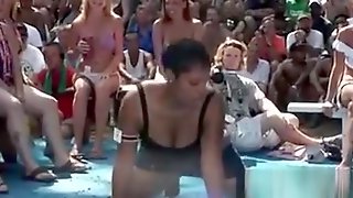 Hottest Ass contest in Public !