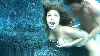 Carmen Caliente - Underwater Sex