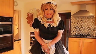 Blonde bimbo maid