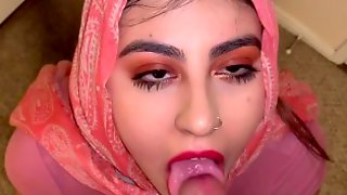 Sneaky stepdad gets blowjob from beautiful Muslim daughter.