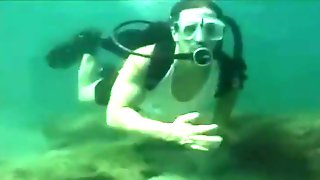 Scuba sex underwater