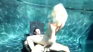 Blonde Fuck Underwater