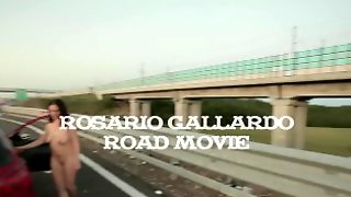 Road Movie - Rosario Gallardo si masturba sul ciglio della strada