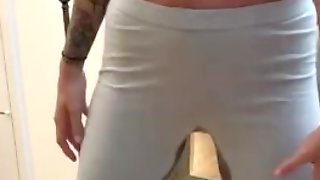 YOUNG GIRL PEES THROUGH HER LEGGINGS AND THEN LICKS IT UP!!
