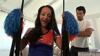 Cheerleader, Uniform