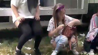 Voyeurs Paradise - girls peeing during a Spanish festival