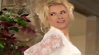 A wedding photographer fucks the happy bride 