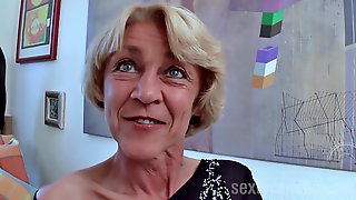 Brunette Granny Rita with willing wet cunt