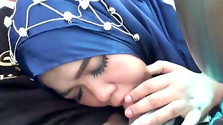 Muslim hijab blowjob