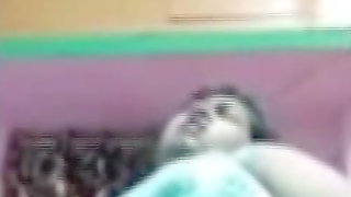 Bangladeshi ugly Girl Gives a nasty Fart when masturbate 