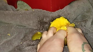 Long toenails mango scratching 