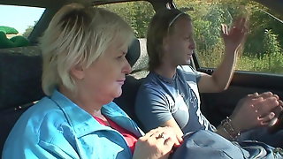 Hitchhiking blonde granny picked up and doggy-fucked roadsid