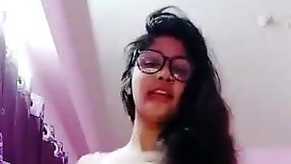 Curvy desi indian girl dance