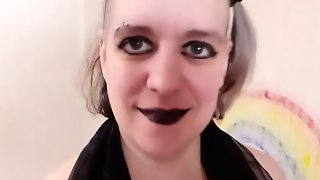 Goth Girlfriend wants to fuck