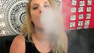 Voyeur Smoke Fetish v937