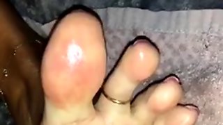 Oily nut draining toes