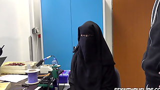 Muslim darling gets rod in her cunt