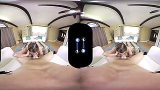 Brooklyn Chase crazy MILF vr porn video