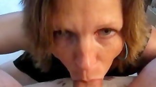 Hot milf suck dick and get cum on tongue