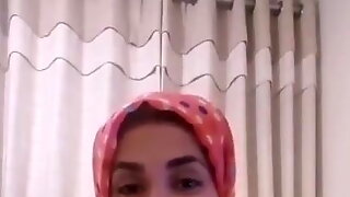 Chubby Arab Mom in Hijab 2