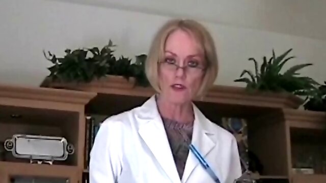 Mature medical examnd blow from doctor milf