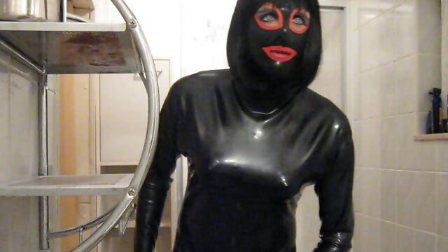 Latex Crossdresser