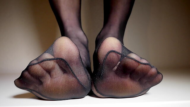 Pantyhose feet