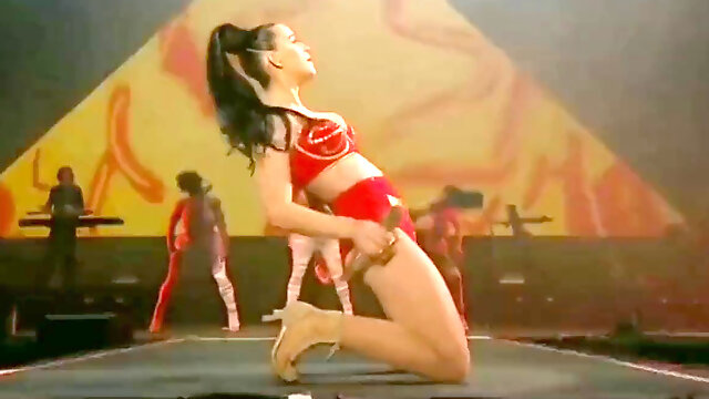 Katy Perry, Shakira & more fantastic performance