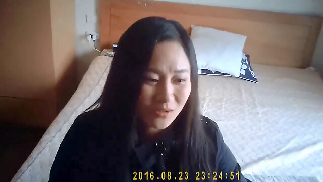 Massage and bj from a wild Korean milf