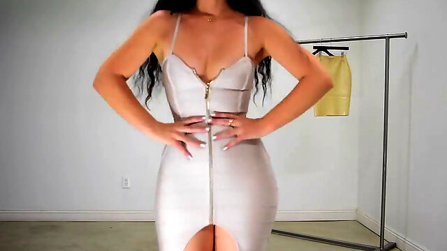 Super hot & stellar black-haired MILF exposes her big ass in those too tighten dresses !