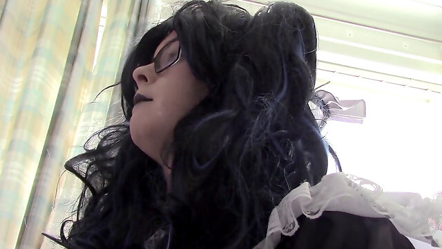 Webcam Maid Gets obscene For Audience Part 1