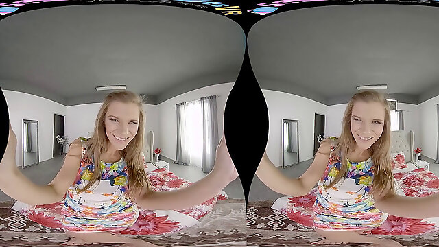 SexBabesVR - 180 VR porn - Virtual girlfriend Sarah Kay