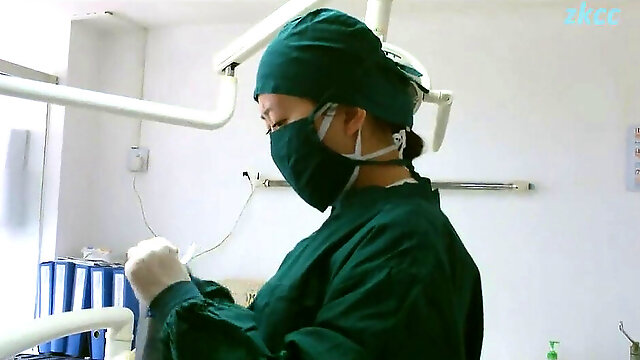 Chinese gloves nurse