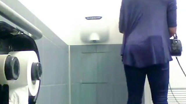 Hidden Peeing, Hairy Toilet, Toilet Voyeur, Peeing Teen, Versteckte Kamera