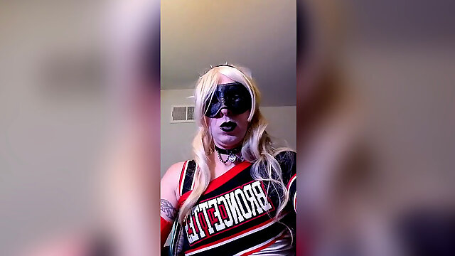 Goth Cheerleader bashes Again! long taunt