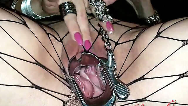 Slut-orgasma Celeste cork Orgasm in leather corset