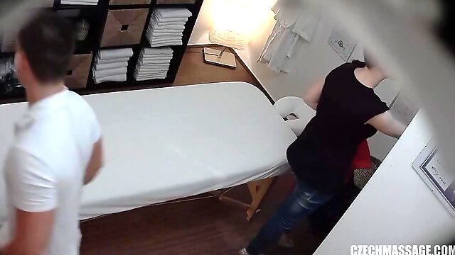 Oil Amateur Massage recorded on hidden camera - spy cam voyeur porn with cumshot