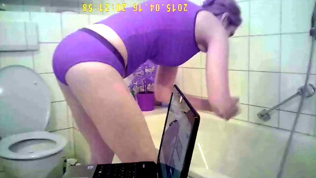 My bathing bare mommy on hidden camera