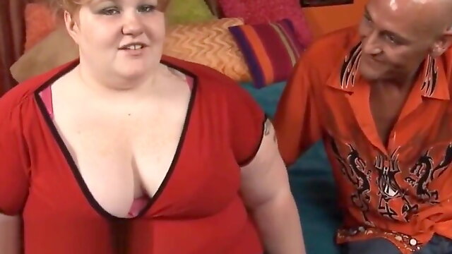 Fellow fucks his hot fat gf 