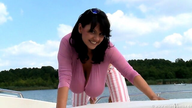Boat, Milena Velba, Saggy Tits