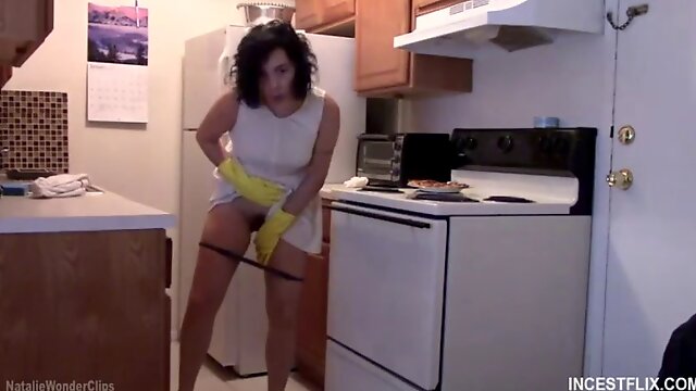 Mommy Loves To Play In The Kitchen