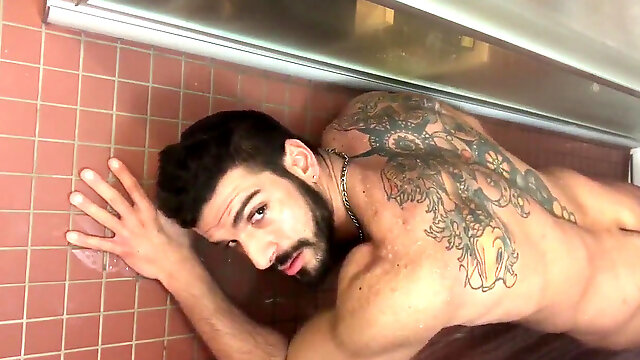 Gay Solo Shower