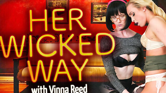 Naughty Julia & Vinna Reed in Her Wicked Way - FFStockings