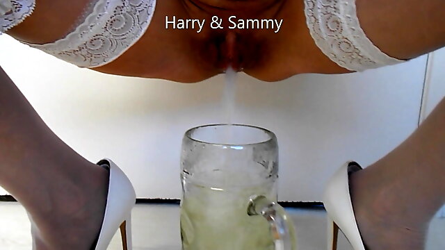 Mature Sammy, British Piss