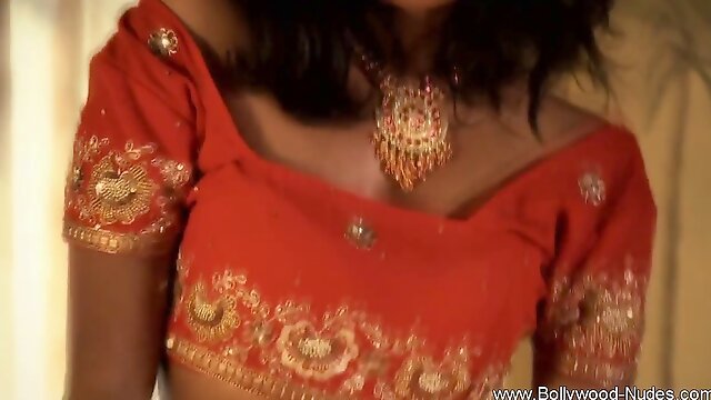 Babe from india dances softcore