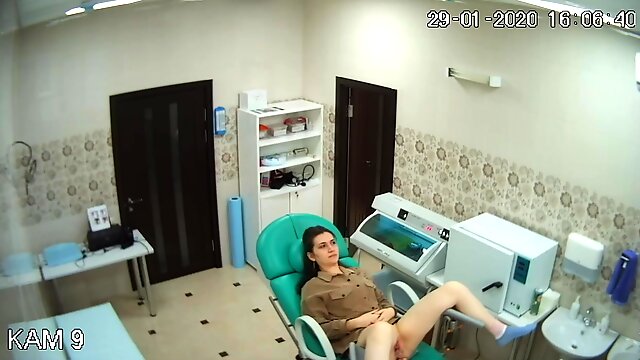 Spying for ladies in the gynaecologist office via hidden cam