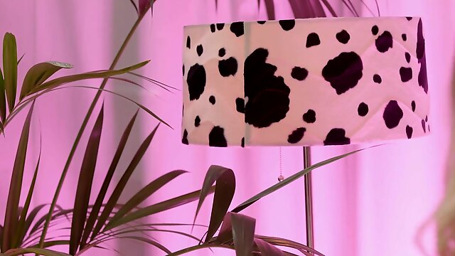 Cute teen Anna Di - Lips to Die For in 4K