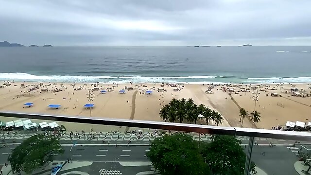 ÉJACULATION INTERNE ANALE sur le balcon à Rio de Janeiro