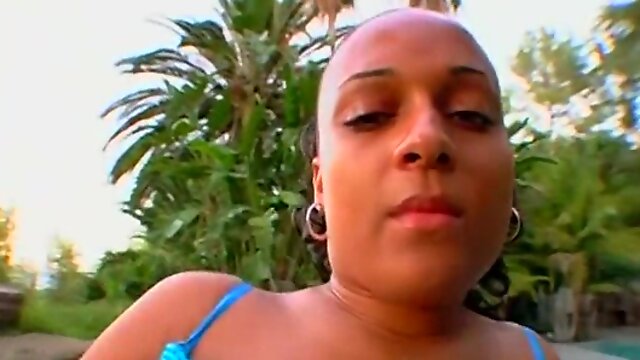 Ebony booty babe Maya Gates porn video